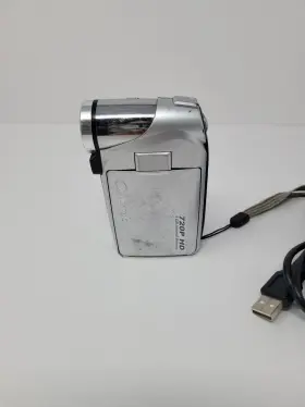 Aiptek 653886020787 720p Hd Camcorder Camera Mp 1gb Internal Memory With Battery 4x Zoom #2
