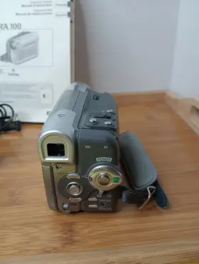 Canon 084204063738 Elura 100 Digital Video Camcorder 20x 800x Zoom With Charger Instructions #3
