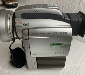100mc Canon Digital Video Camcorder Optura Bundle New Battery Charger And Case