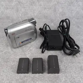 1175b001 Canon Zr600 Mini Dv Digital Video Camera Camcorder With 3 Batteries And Charger