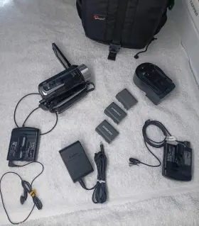 182050331281ye Canon Vixia Hf R11a Hd Video Camera 20x Zoom 32 Gig Built-in-memory 3 Batteries