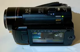 2573b001 Canon Vixia Hf10 Hd Camcorder 16gb - 12x Opt Zoom Complete Tested. With Charger #2