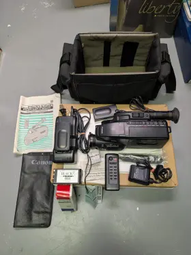 2660002173 Canon E520 8mm Video Camcorder Canovision 8 10x With Accessories Working