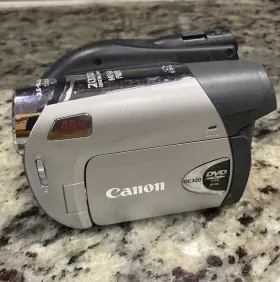 2691b001 Canon Dc320 Dvd Camcorder