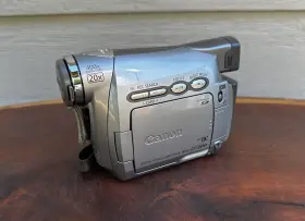 Zr200 Canon 352042051869 Camcorder Ntsc Mini Dv 20x Optical Zoom Digital Video Recorder Works
