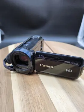 4318b001 Canon Vixia Hf S600 High Definition Camcorder With Jvc Padded Case