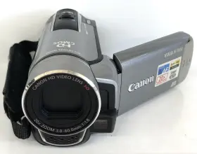 4394b001 Canon Vixia Hf R100 High Definition Camcorder With Battery No Charger - Tested