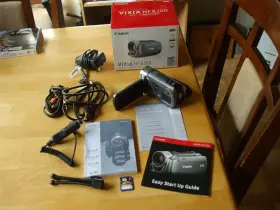 4906b002 Canon Hf R200 Hd Camcorder - Silver Battery Mini-tripod Cords And Charger