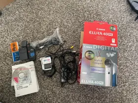7801a003 Canon Elura 40 Mc Mini Dv Video Camcorder With Charger Tapes And Extras #3