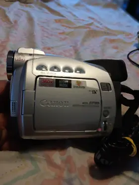 8429a001 Canon Zr60 Ntsc Minidv Digital Video Camera