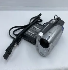 Dc-210 Canon Digital Dvd Camcorder With Adapter
