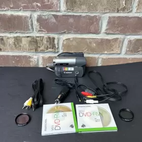 Dc-410 Canon Dvd Camcorder Kit No Charger Bad Battery