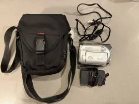 Dc200 Canon Ivis 35x Optical Zoom Dvd Video Camera With Battery Tested Working