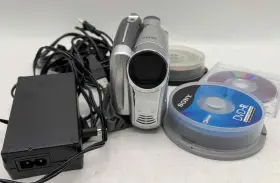 Dc220 Canon Silver Digital Camera Dvd Camcorder With Accessories Mint