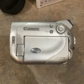 Dc100 Canon Dv100 Dvd Camcorder Video Camera 2.7 Inch Widescreen Mini Untested
