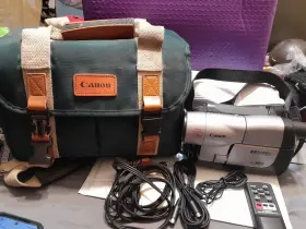 Es7000v Canon Hi8 8mm Video Camcorder Man. Charger 2 Li Batteries Remote Works #2