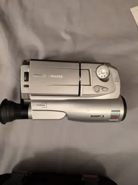Es8100va Canon Hi8 Video Camcorder Lot With Charger Battery Tape Cable Case Etc #2