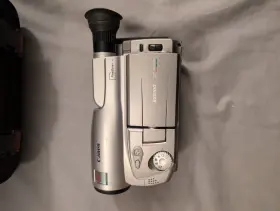 Es8100va Canon Hi8 Video Camcorder Lot With Charger Battery Tape Cable Case Etc #3