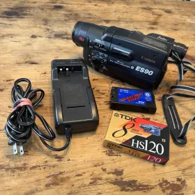 Es90a Canon Video8 Video Tape Camcorder Tested With Battery And Charger
