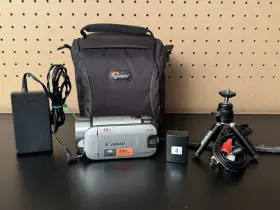 Fs20a Canon Digital Video Camcorder Charger&bag Tested-working Good Condition