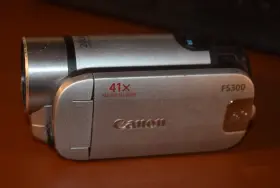 Fs300a Canon Fs300 A 41x Digital Video Camcorder With Lens 2.6-96.2mm