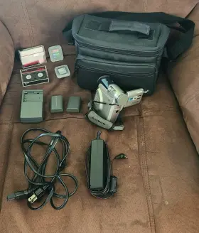 Gzhd7 Canon Elura 40 Mc Minidv Video Camcorder 200x Digital Zoom