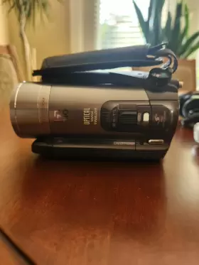 Hf200 Canon Vixia 32 Gb High Definition Flash Media Camcorder #2