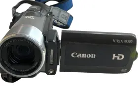 Hf200a Canon Vixia 1080p Digital Camcorder - With Battery And Charger Tested