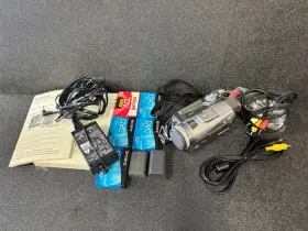Optura40 Canon Optura 40 Camcorder Bundle Excellent Works 100%