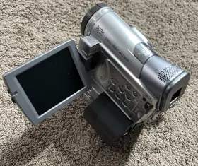 Optura400 Canon Mini Dv Camcorder 200x Digital Zoom W Battery. No Charger #2