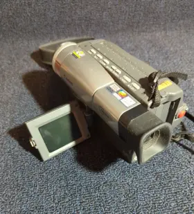 V500e Canon Untested 8mm Video Camcorder #2