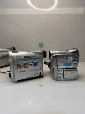 Zr10a Canon Untested Camcorder Lot Of 5 #3