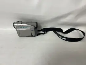 Zr20a Canon In Case With Accesories