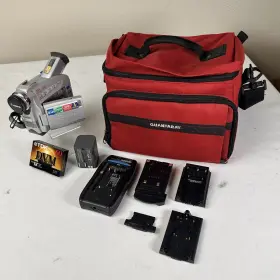 Zr30mc Canon Digital Video Camcorder Ntsc Tape Sd Card With Case Charger Bundle