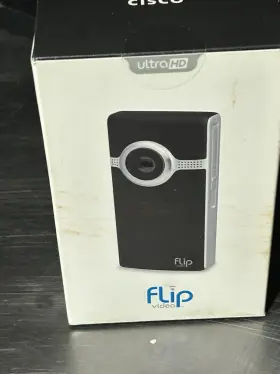 U32120b Cisco Flip Video Ultra Hd 2 Hours 8 Gb Camcorder Camera New Sealed #3