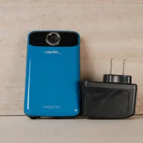 73vf058000022 Creative Technology Vado Hd High Definition Camcorder Blue Tested W Charger