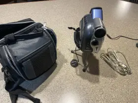 Dv8600 4x Digital Zoom Still Camera /digital Video With Case And Tri Pod