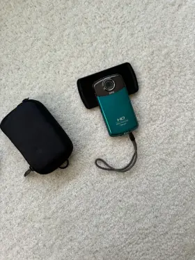 Dxg-599v Dxg Twist 1080p 16mp Digital Camera Hd High Definition Green With Case