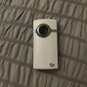 Psv-552 Flip Video Pure Digital Camera Camcorder White Connects #2