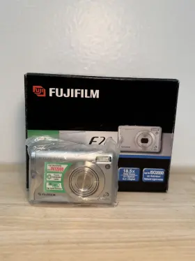 F20-le Fujifilm Finepix F20 Le 6.3mp Digital Camera Silver New