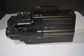 9-9808 Ge Se Vhs Movie Video System Camcorder With Hard Case Cord Battery Untested