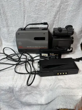 Cg-9906 Ge Vhs Camcorder With Carrying Bag And Accessories Tested Works