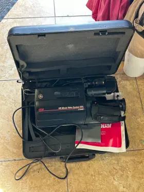 Cg9808 Ge General Electric Se Vhs Camcorder Hq Tested - For Parts Or Repair