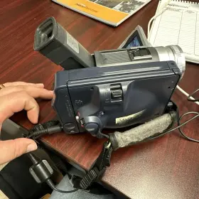Dz-mv200a Hitachi Dvd Camcorder 12x Optical Zoom And 240x Digital Tested #3