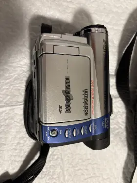 Dz-mv350 Hitachi Dvd Cam 16x Optical Zoom 240x Digital Untested