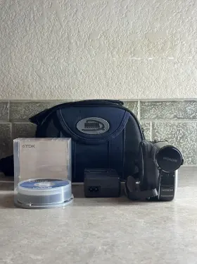 Dzbx31avp Hitachi Dvd Camcorder 6 9 Widescreen Recording 16x Optical Zoom Works