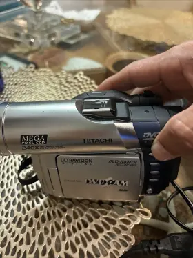 Dzmv350a Hitachi Mega Pixel Ccd 240x Ultra Vision Dvd Camcorder #2