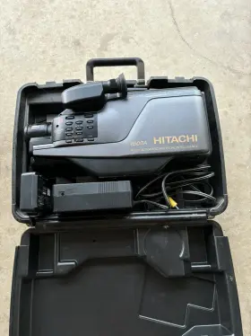 Vm-1600a Hitachi Camcorder In Hardcase With Acc