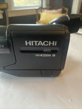 Vm-e220a Hitachi 8mm Camcorder Video8 - Ac Adapter And Bag #2