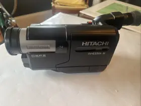 Vm-e220a Hitachi 8mm Camcorder Video8 - Ac Adapter And Bag